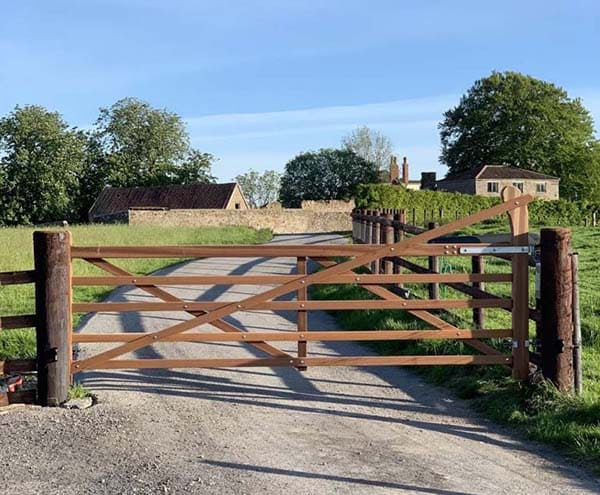Bespoke gate installation by MonGate